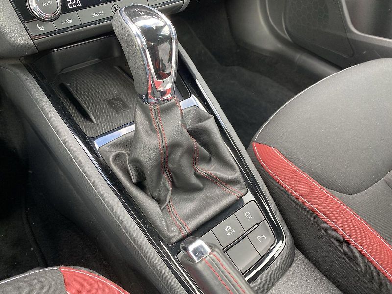 Škoda Kamiq (2022) 1.0 TSI DSG Monte Carlo - fotka 13 z 38