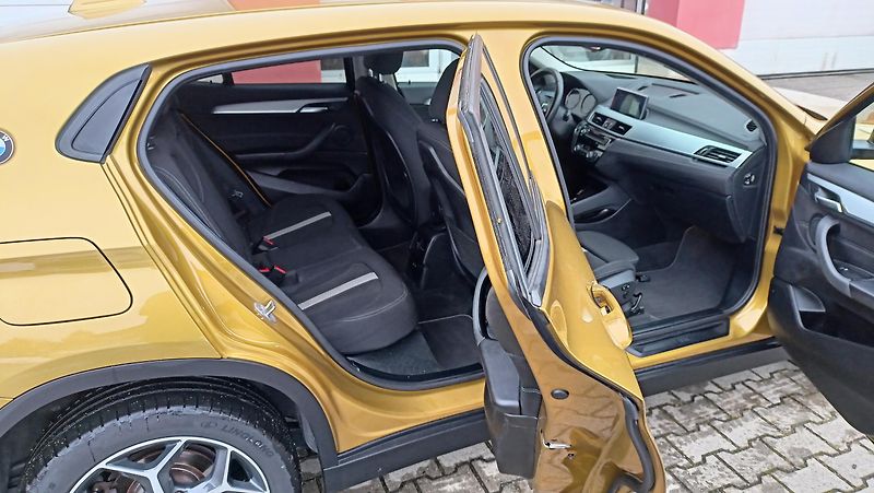 BMW X2 X drive navi výhřev tažné - fotka 21 z 37