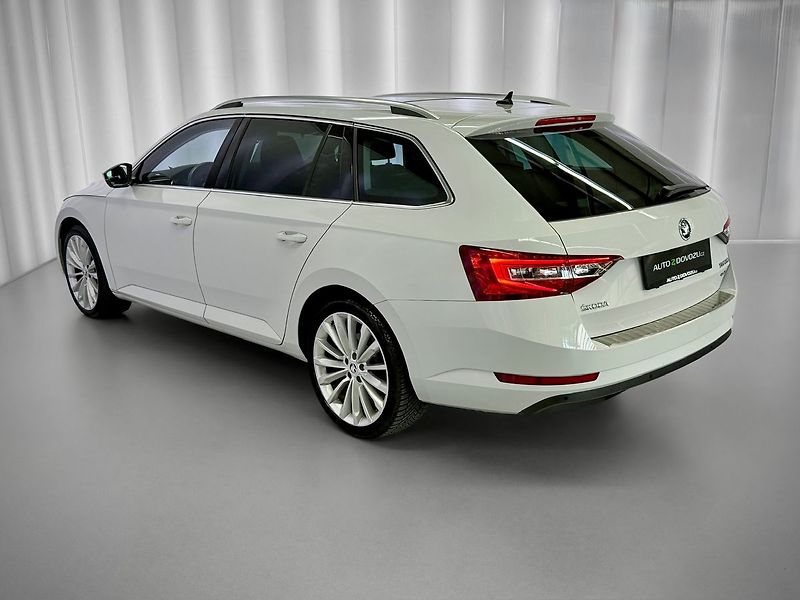 Škoda Superb 2.0TDI DSG 4X4 STYLE, ACC, PAN - fotka 4 z 27