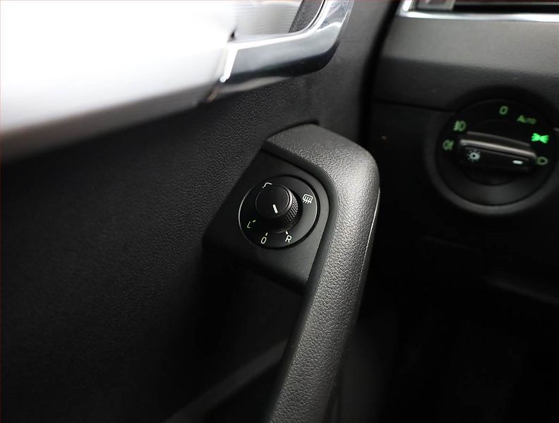 Škoda Octavia (2015) Style 2.0 TDI, Navi, Xenony - fotka 16 z 19