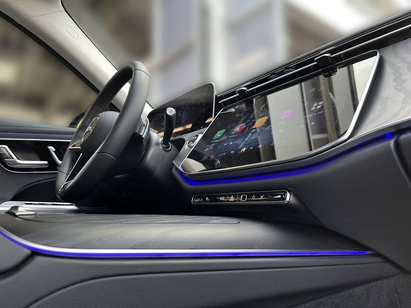 Mercedes-Benz Třídy E E-Třída 220d 4MATIC Avantgarde - fotka 17 z 21