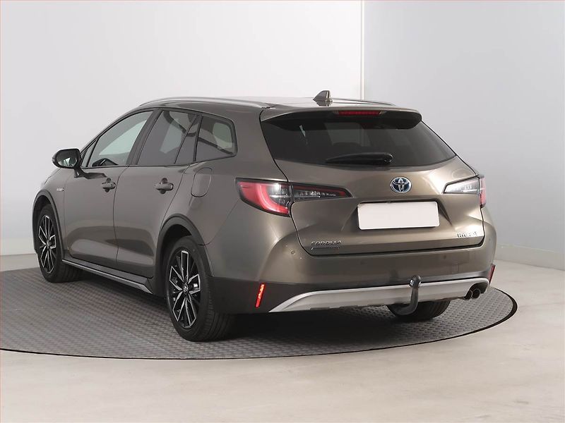 Toyota Corolla (2021) 2.0 Hybrid, Automat - fotka 4 z 19