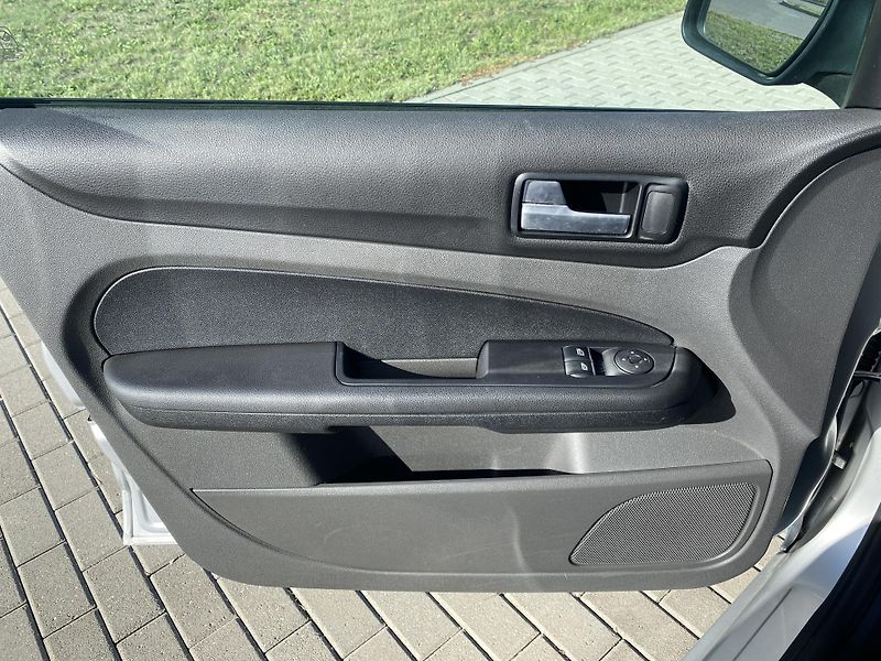 Ford Focus (2006) 1.6TDCi,ESP,EL. SEDAČKY - fotka 10 z 31