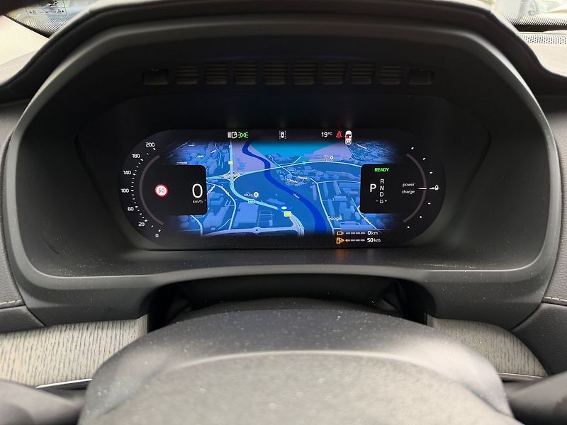 Volvo XC90 PlusDark T8,AWD,Plug-in hybrid - fotka 17 z 26