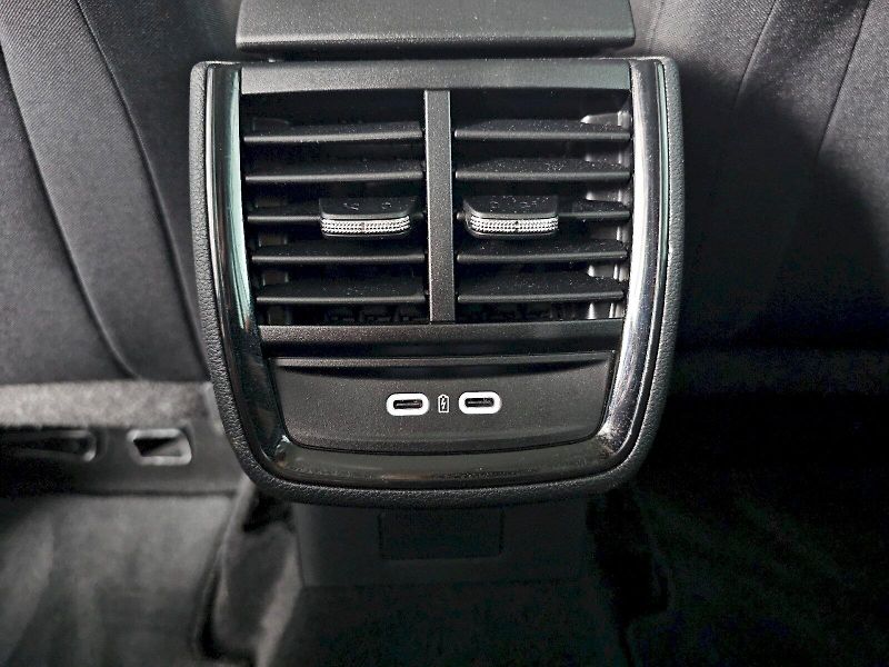 Škoda Kamiq (2025) 1.0TSI 85kW TOP Selection - fotka 25 z 27