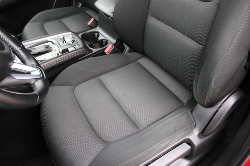 Mazda CX-5 2,5 i  1MAJ,A/T,4x4,REVOLUTION - fotka 28 z 47