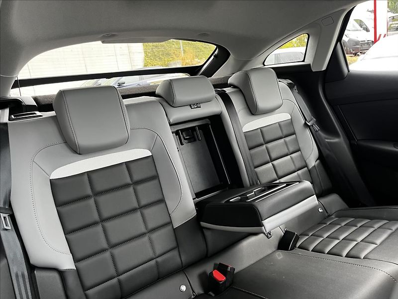 Citroën C4 1,2   MAX EAT8 - fotka 5 z 23