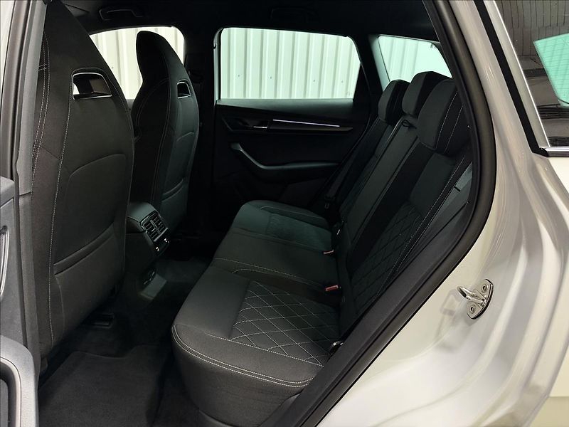 Škoda Karoq SPORTLINE 1.5TSI DSG ACC DCC - fotka 34 z 43