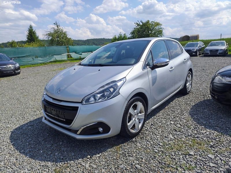 Peugeot 208 (2017) - fotka 2 z 32
