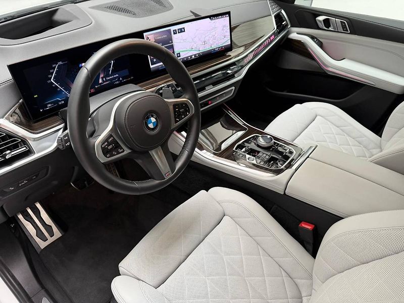 BMW X5 3,0 210 kW xDrive30d - fotka 9 z 55