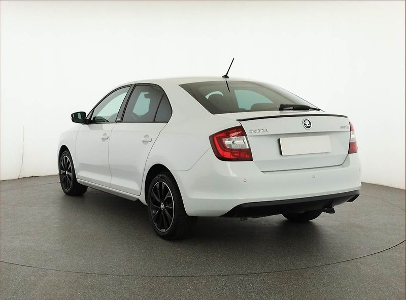 Škoda Rapid (2019) Monte Carlo 1.0 TSI, Bi-Xenony - fotka 4 z 19