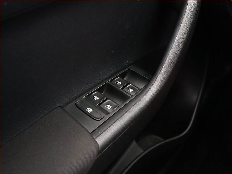 Škoda Fabia (2015) Ambition 1.2 TSI, Serv.kniha - fotka 15 z 16