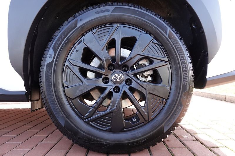 Toyota bZ4X Prestige FWD - druhá sada komp - fotka 7 z 33