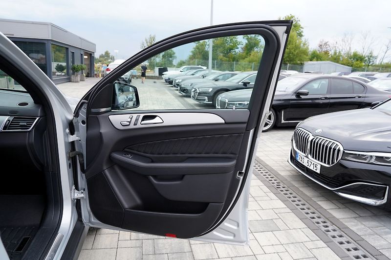 Mercedes-Benz GLE 43 AMG 4Matic/9AT/370PS/DPH - fotka 22 z 43