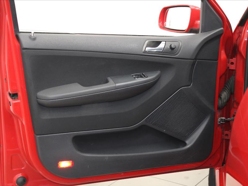 Škoda Fabia 1,2 HTP 47kW Kombi 2.maj.ČR - fotka 12 z 19