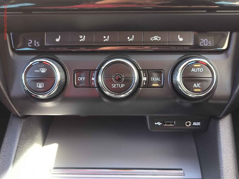 Škoda Octavia (2015) 1.6TDi, ČR, AC, výhřev sed. - fotka 13 z 17