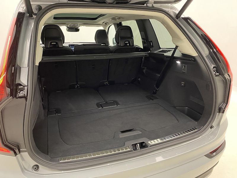 Volvo XC90 (2026) T8 AWD Plug-in DARK PLUS 7m - fotka 5 z 75
