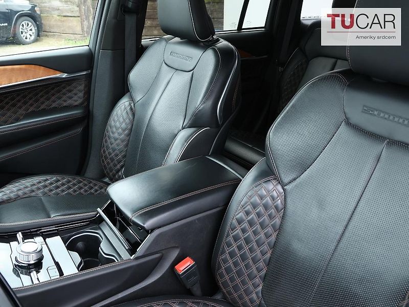 Jeep Grand Cherokee (2022) Summit Reserve 5.7 V8 HEMI  - fotka 26 z 41