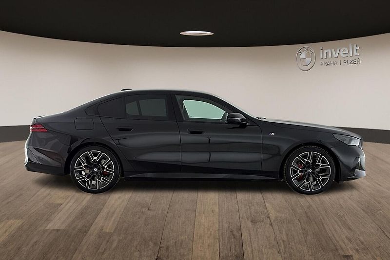 BMW Řada 5 540d xDrive Sedan - fotka 2 z 16