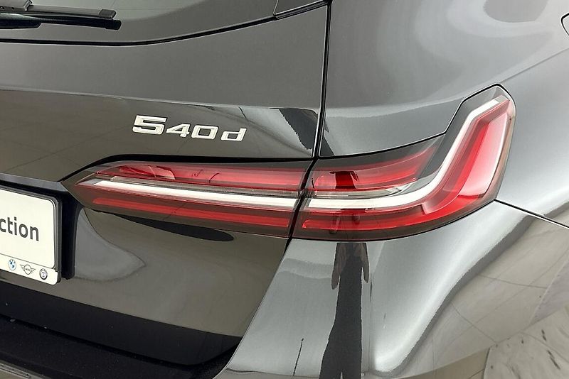BMW Řada 5 540d xDrive Touring - fotka 5 z 24
