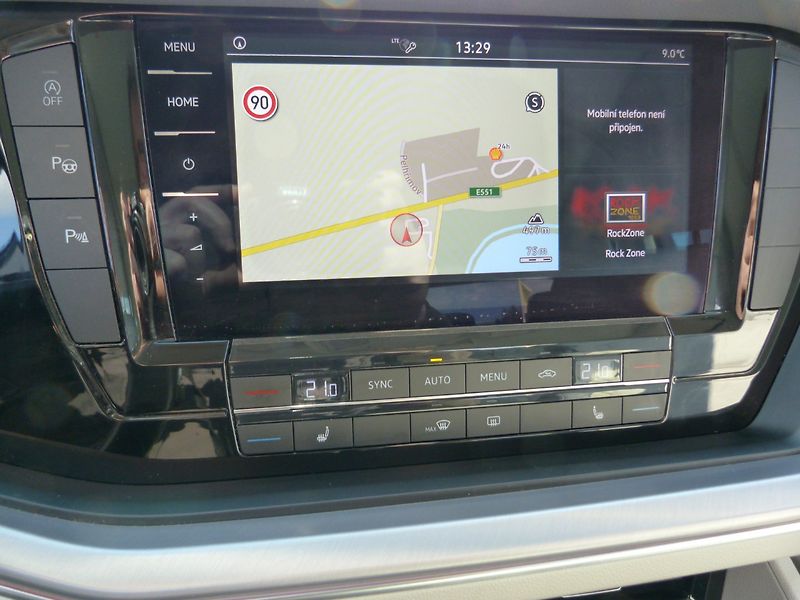 Volkswagen Touareg 3.0 TDI - fotka 21 z 42