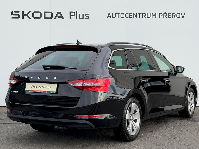 Škoda Superb (2022) 2.0 TDI 110kW DSG Business - fotka 2 z 35