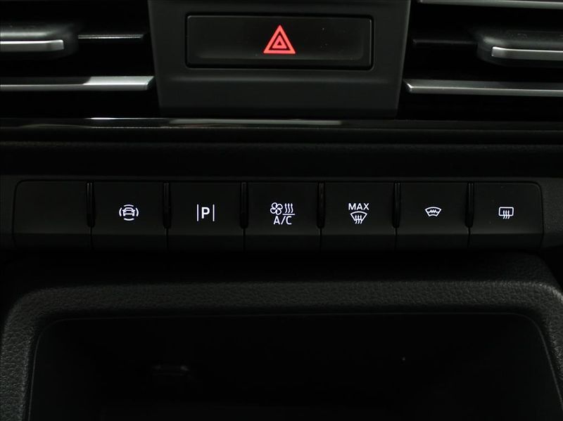 Ford Tourneo Connect 2,0 Eblue 4x4 7.míst Long ČR - fotka 22 z 25