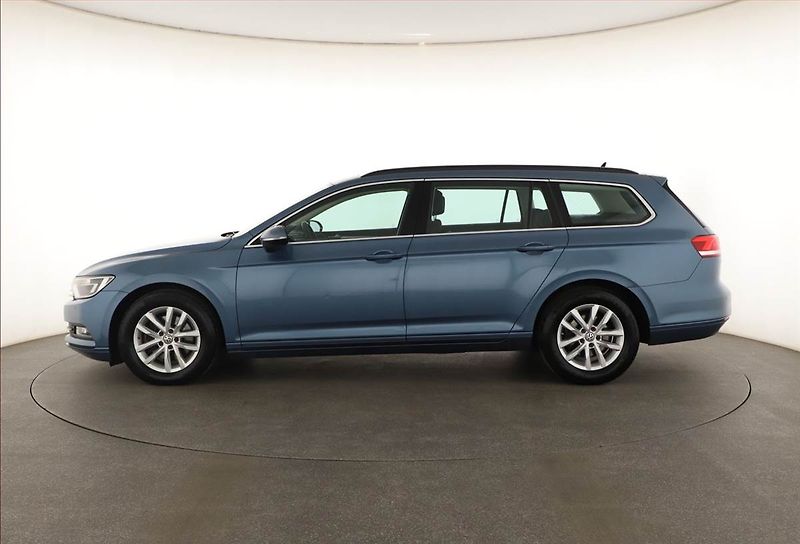 Volkswagen Passat (2015) 2.0 TDI, Automat, Navi - fotka 3 z 20