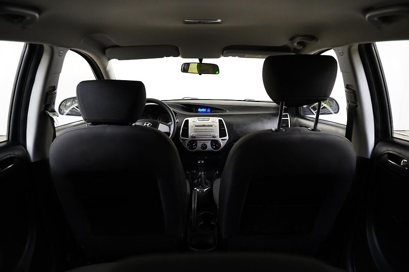 Hyundai i20 - fotka 20 z 22