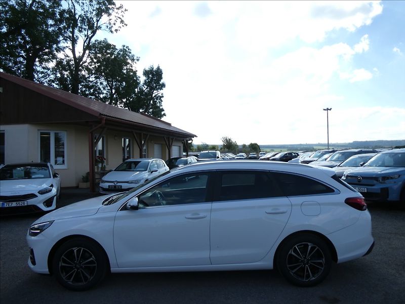 Hyundai i30 1,0 T-GDi 88kW Smart,ČR,naviga - fotka 6 z 43