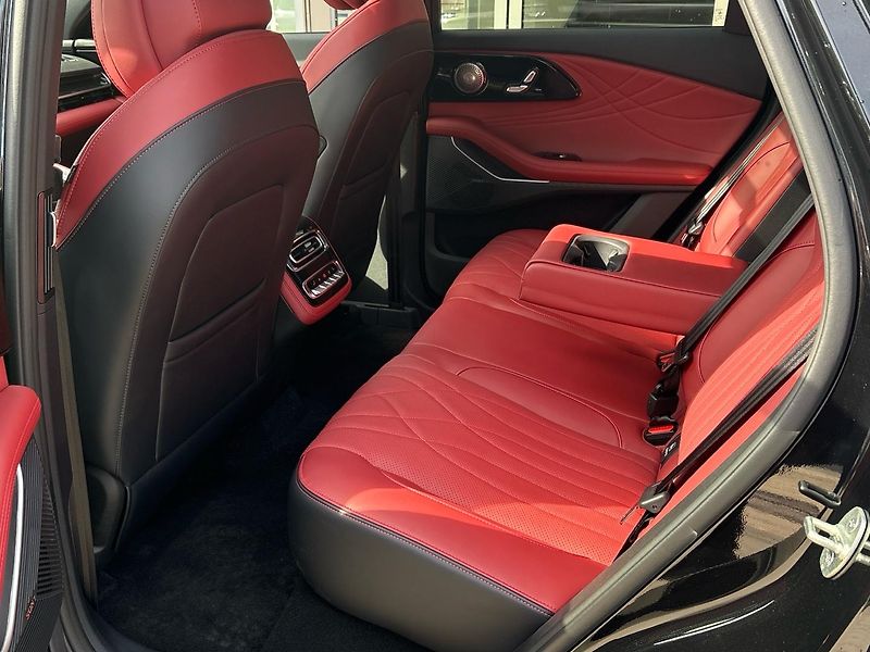 Omoda 9 (2026)  PHEV 340kW AWD PREMIUM - fotka 26 z 39