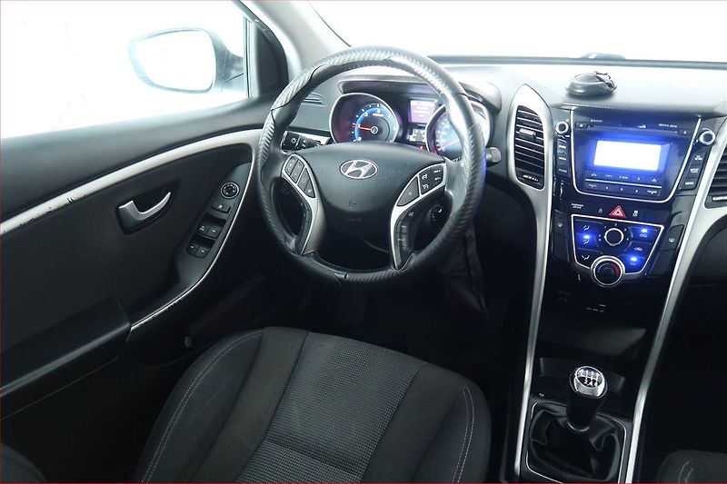 Hyundai i30 (2015) 1.6 CRDi, Tempomat - fotka 7 z 16
