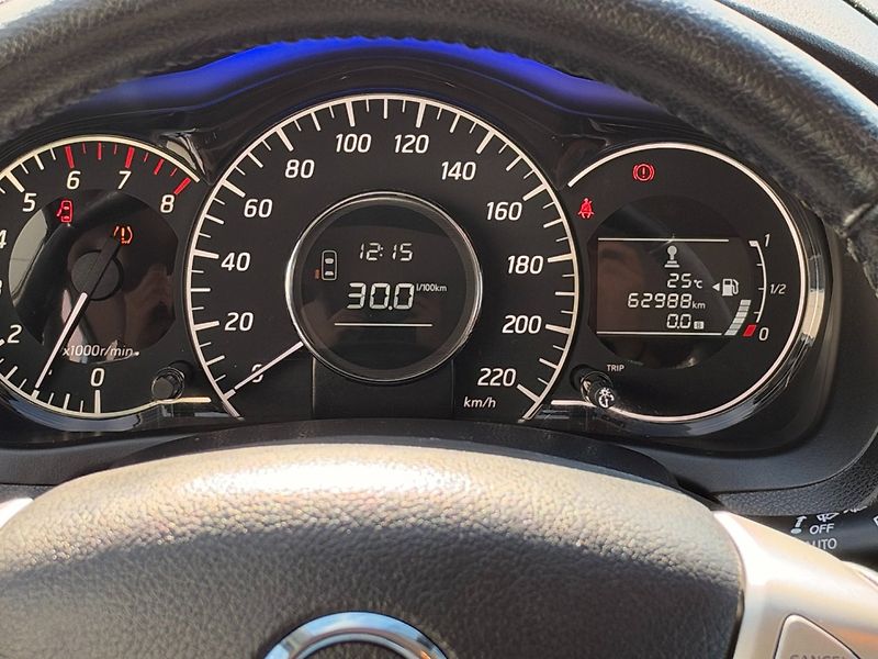 Nissan Note (2016) 1,2 i 59 Kw - fotka 17 z 28