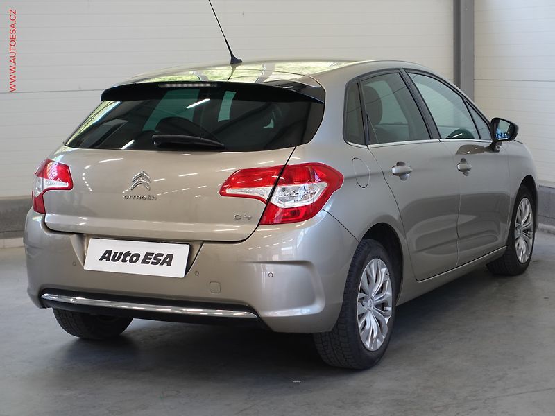 Citroën C4 (2012) 1.6 VTi, 2.maj,ČR, servis - fotka 4 z 19