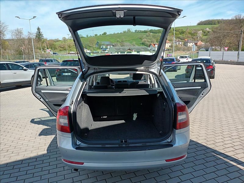 Škoda Octavia 1,2 TSI,77kw,KLIMA,TEMPOMAT, - fotka 18 z 29