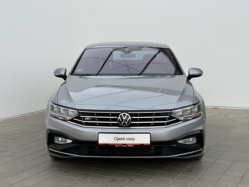 Volkswagen Passat 2.0 TDI 4x4 R-Line - fotka 4 z 31