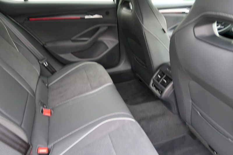 Škoda Superb (2025) SportLine 1,5 TSi e- Tec/110 k - fotka 14 z 32