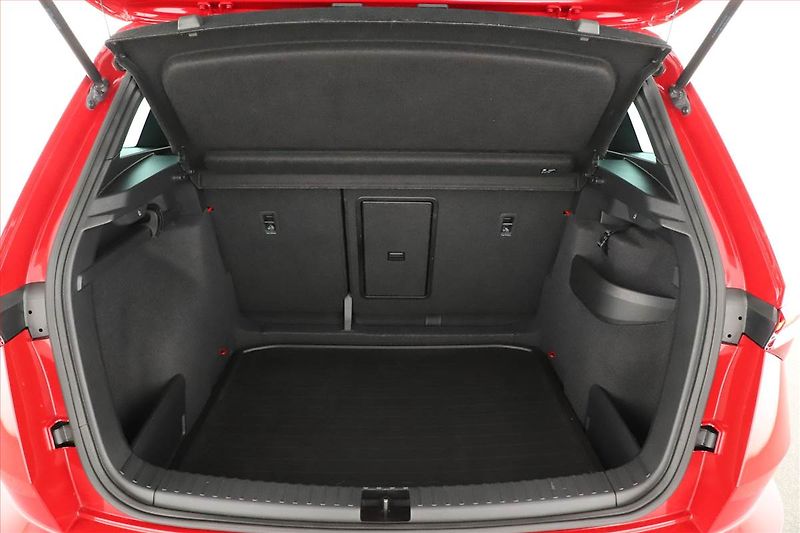 Škoda Karoq (2023) Sportline 1.5 TSI - fotka 19 z 20