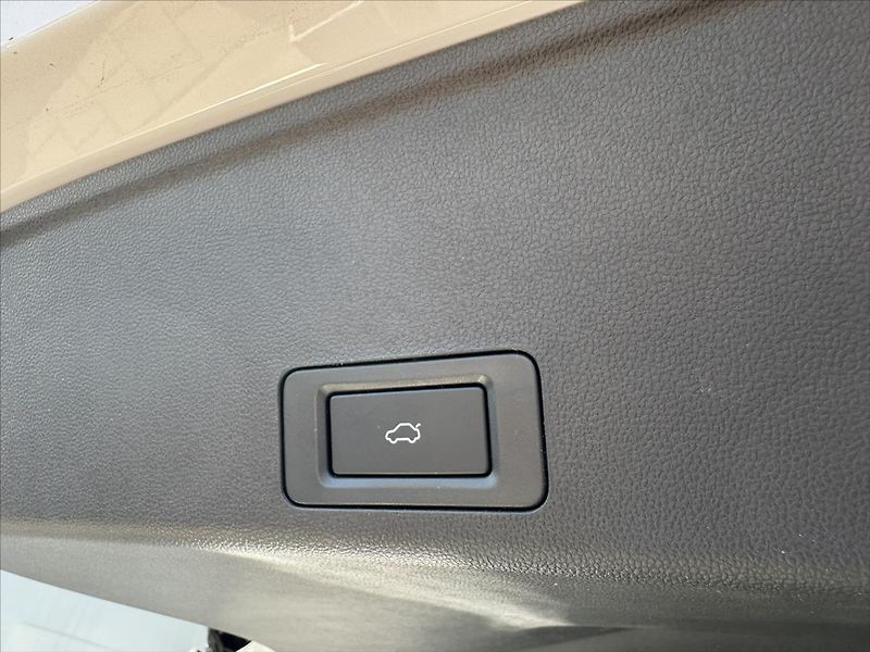 Jaecoo 7 1,6 TGDi EXLUSIVE AWD - fotka 23 z 24