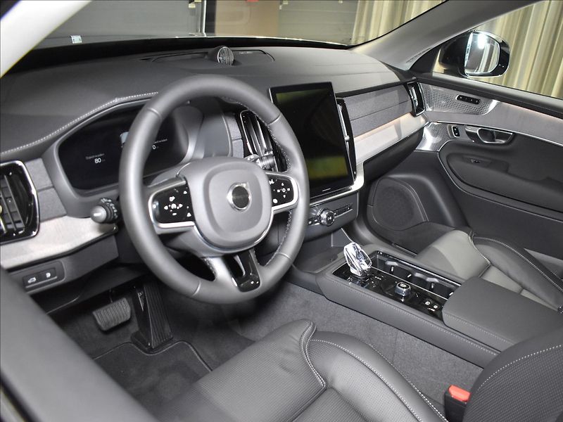 Volvo XC90 (2026) 2,0 T8  Plus Dark - fotka 13 z 35
