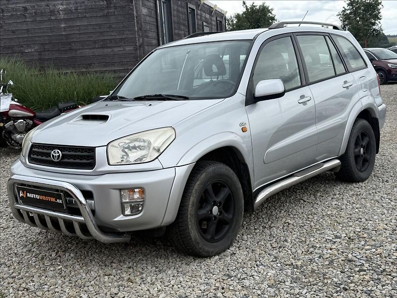 Toyota RAV4 2,0 D-4D 4X4 TAŽNÉ NOVÁ STK - fotka 1 z 24