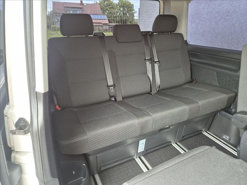 Volkswagen Multivan (2016) 2,0 TDI DSG 110Kw Webasto - fotka 17 z 39