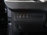 Peugeot 2008 (2017) 1.2 PureTech, Automat, Navi - náhled 14