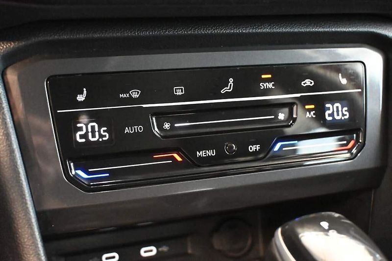 Volkswagen Tiguan Allspace (2023) 2.0 DSG LED ACC VIRTUAL LIFE T - fotka 17 z 30