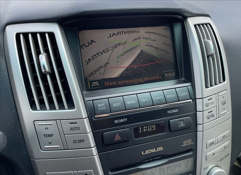 Lexus RX 300 3,0 i,150kW,4x4,Aut. - fotka 16 z 23