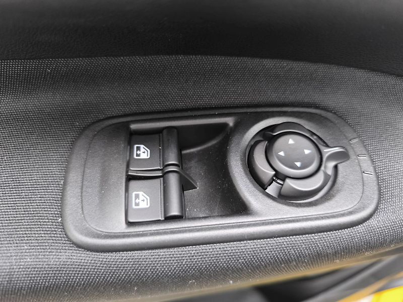 Fiat 500 (2026) Hybrid Torino 1.0 BSG 65k - fotka 31 z 36