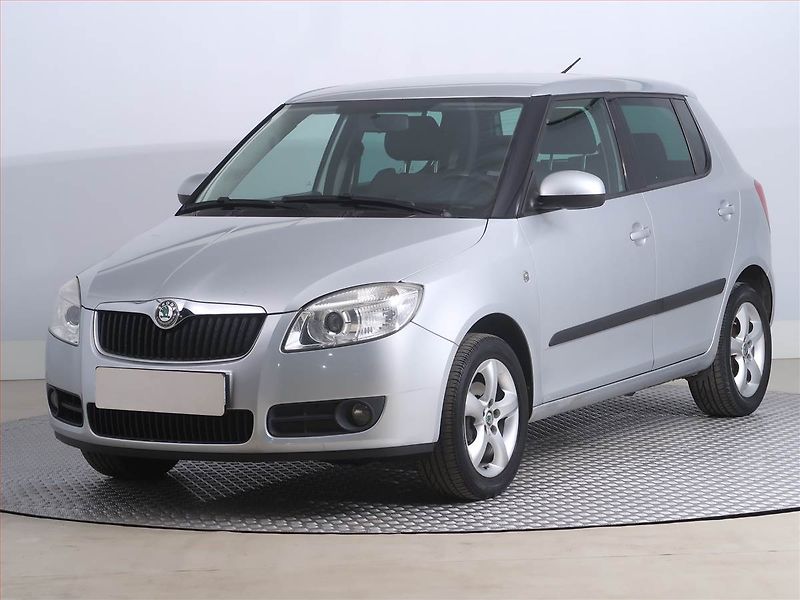 Škoda Fabia (2009) 1.2, Park. senzory - fotka 2 z 17
