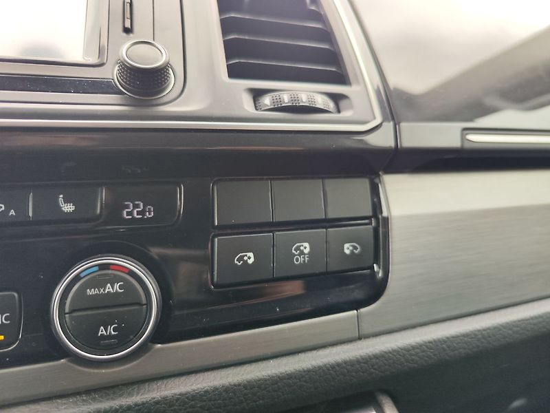 Volkswagen Multivan 2.0 TDi/110kW Highline DSG - fotka 23 z 33