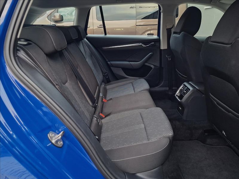 Škoda Octavia 2.0 TDI Style Combi,ČR,1.Maj. - fotka 15 z 50