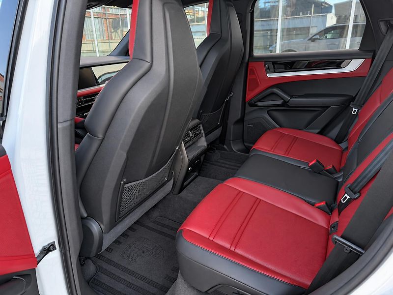 Porsche Cayenne (2024) 3.0 Sport Chrono - fotka 9 z 11